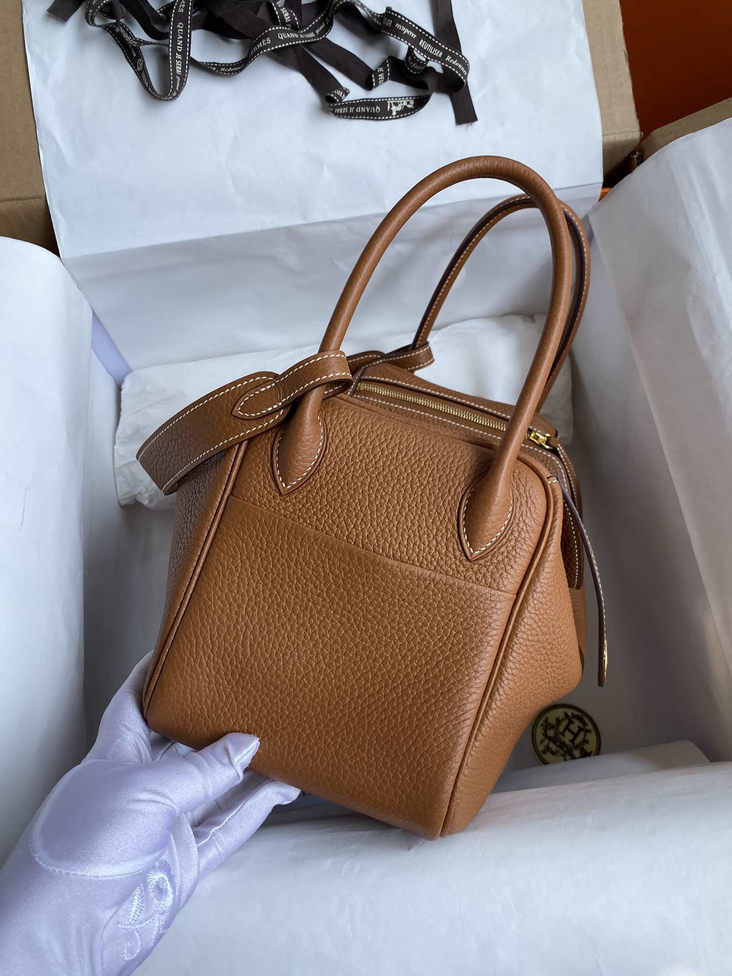 HERMES Lindy 26 Gold