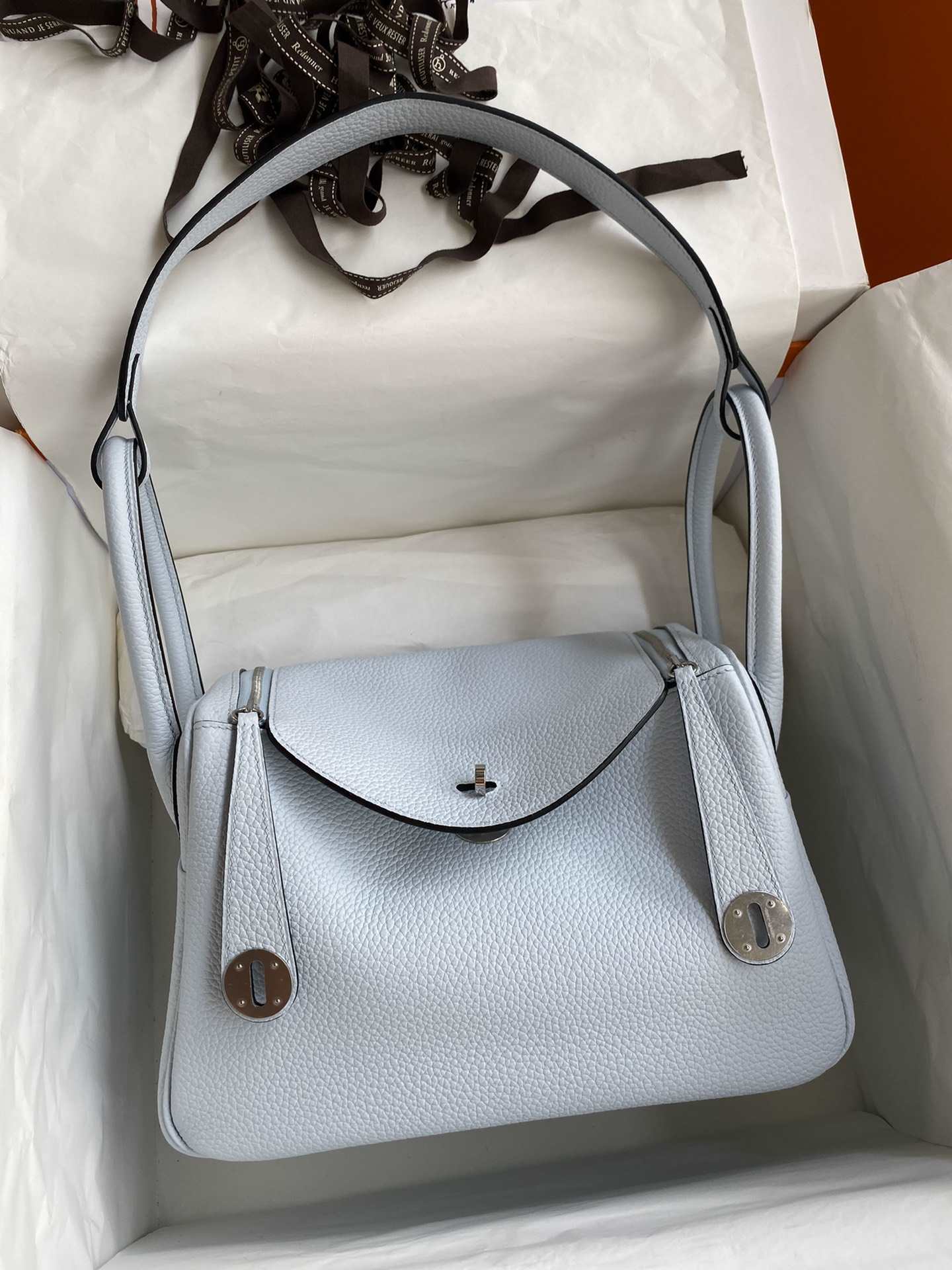 HERMES Lindy 26 Bleu Pale