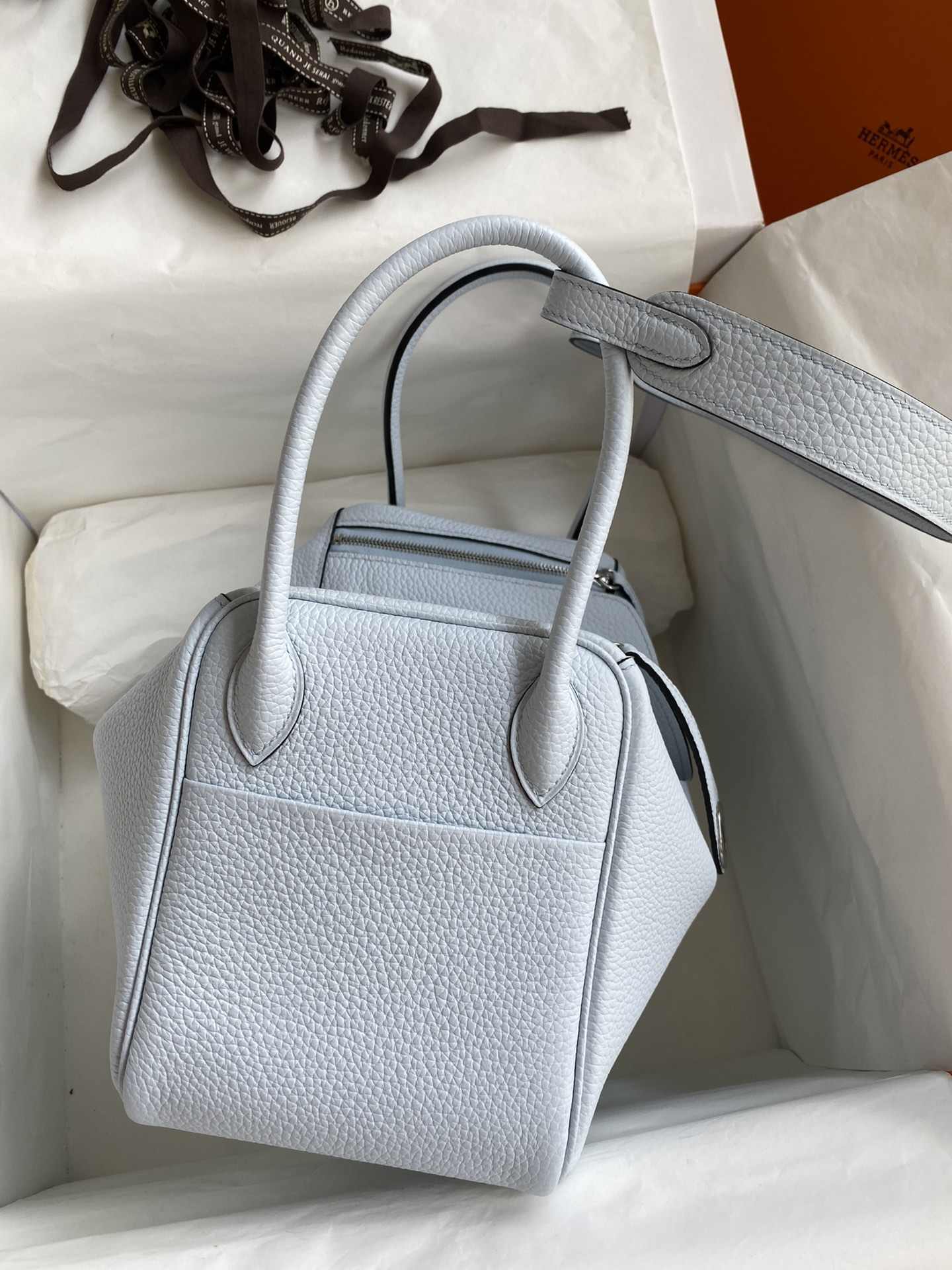 HERMES Lindy 26 Bleu Pale