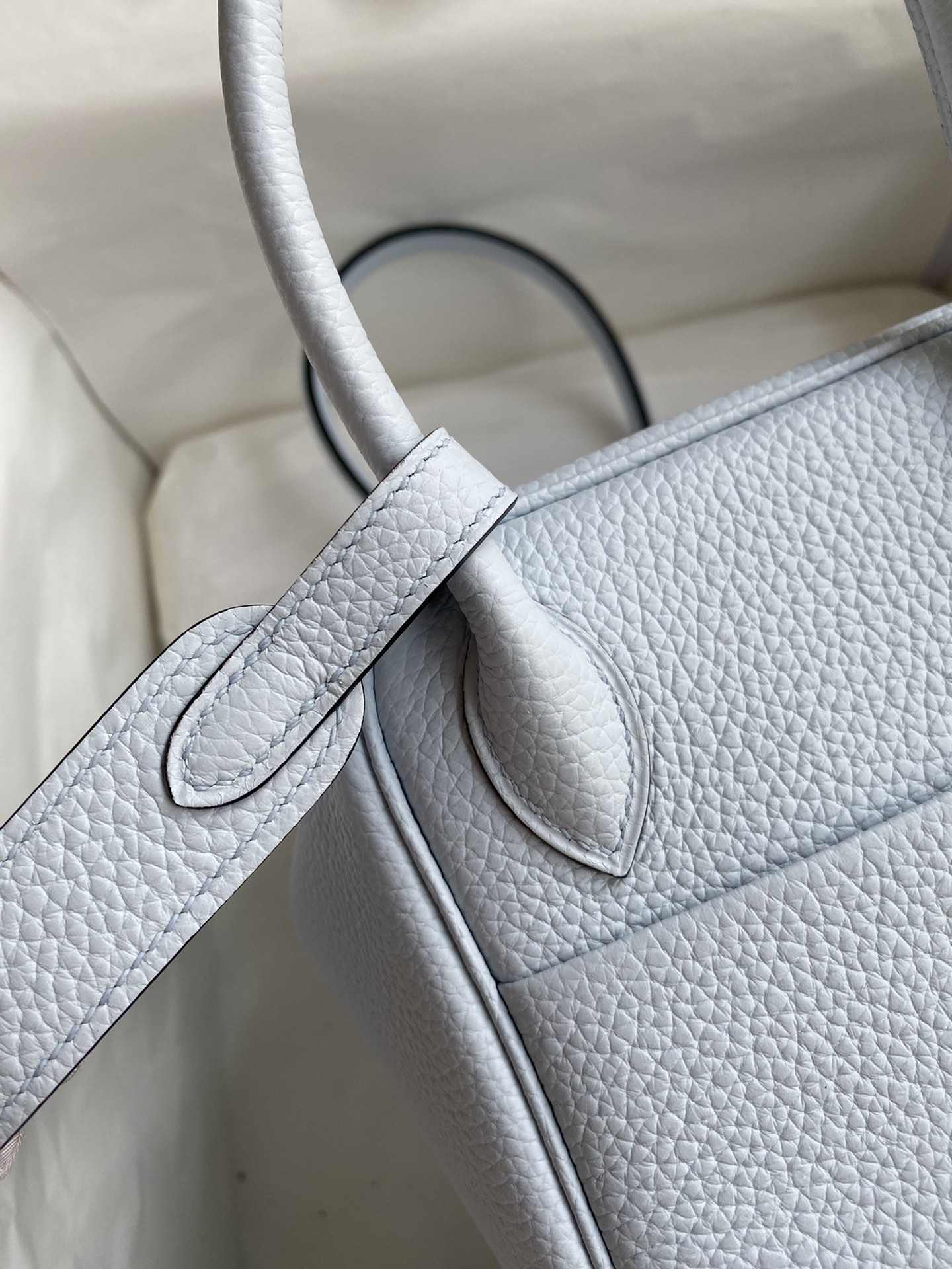 HERMES Lindy 26 Bleu Pale