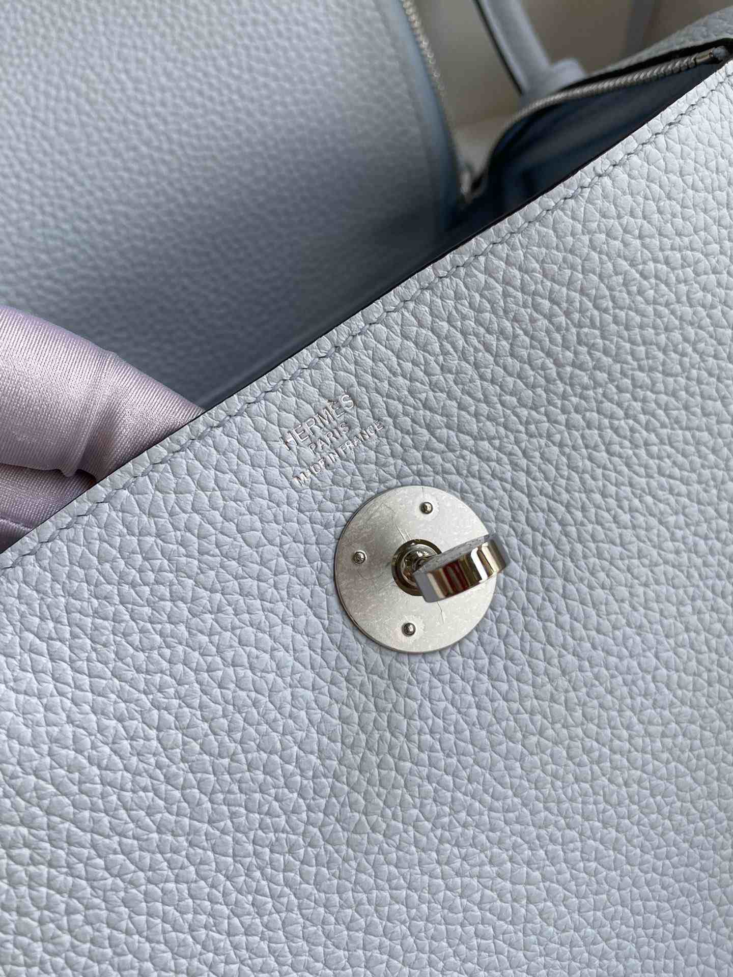 HERMES Lindy 26 Bleu Pale