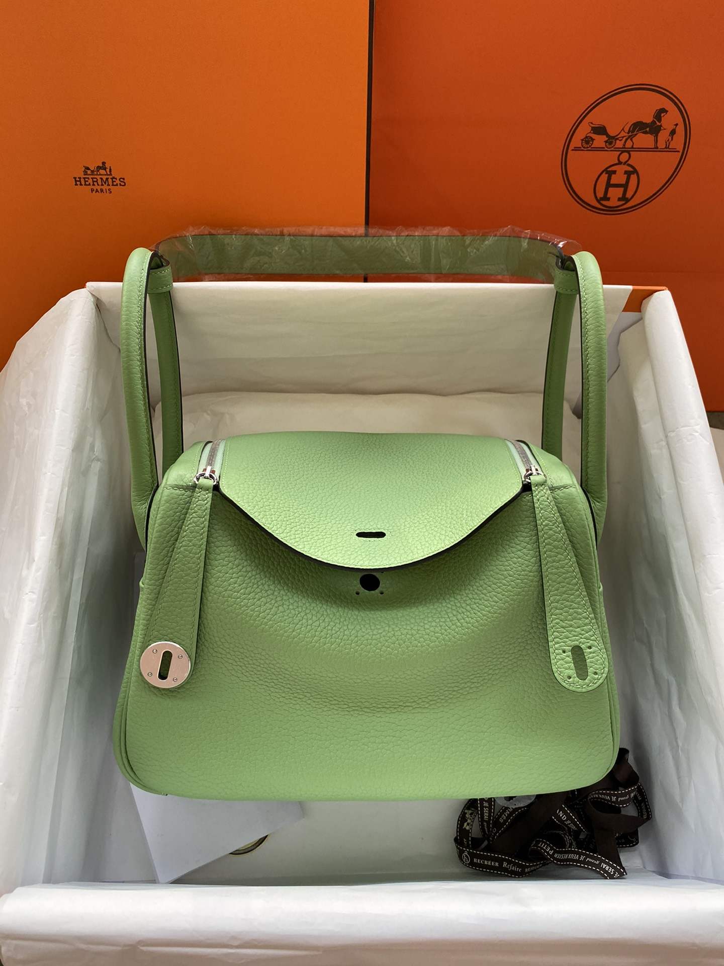 HERMES Lindy 26 Vert Criquet