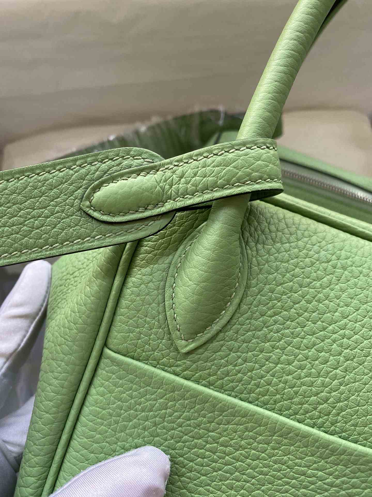 HERMES Lindy 26 Vert Criquet