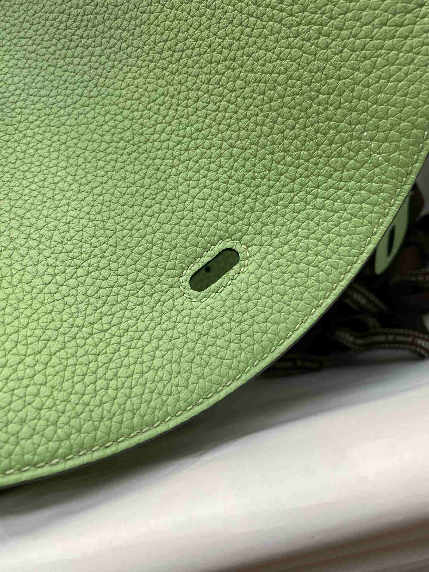 HERMES Lindy 26 Vert Criquet