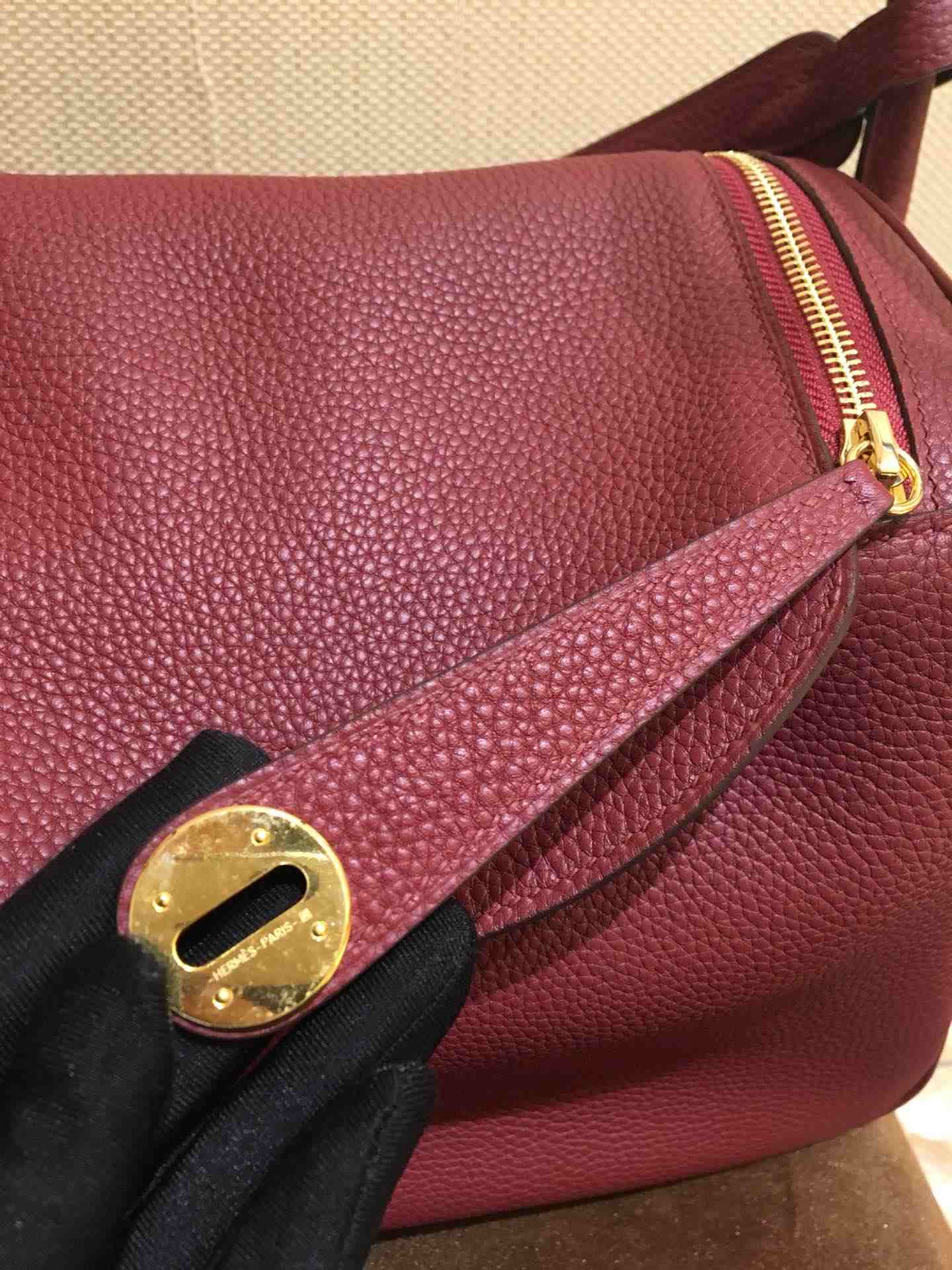 HERMES Lindy 30 Rouge Grenat