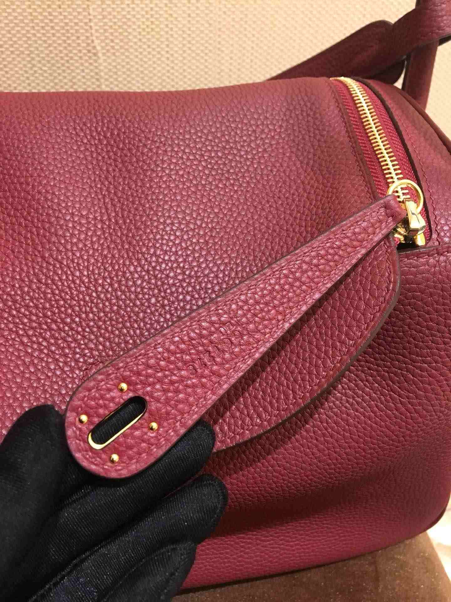 HERMES Lindy 30 Rouge Grenat