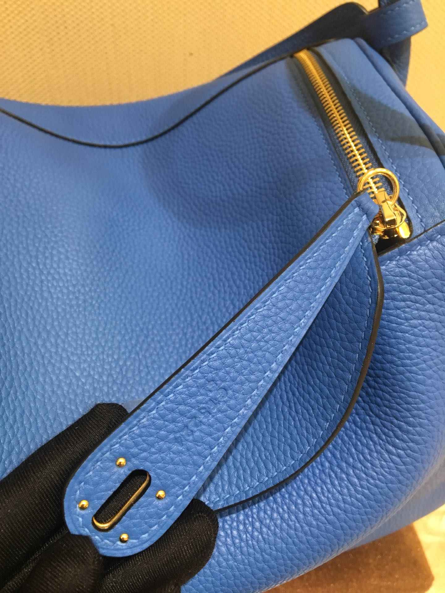 HERMES Lindy 30 Bright Blue