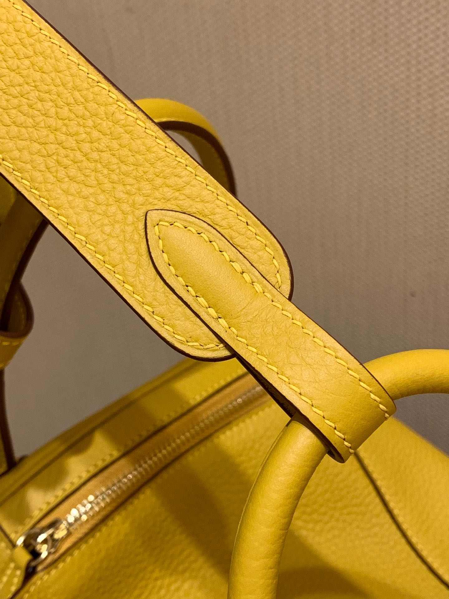 HERMES Lindy 30 Jaune Ambre