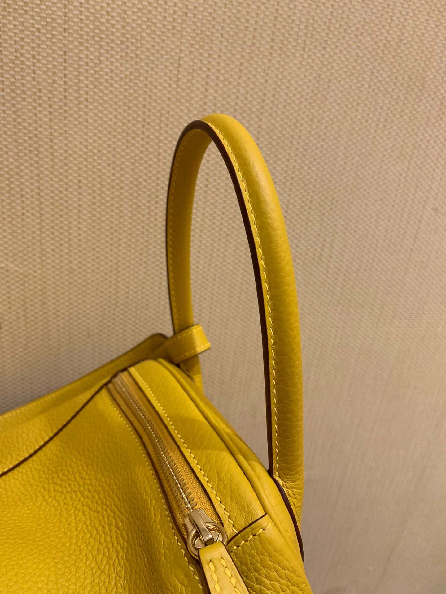 HERMES Lindy 30 Jaune Ambre