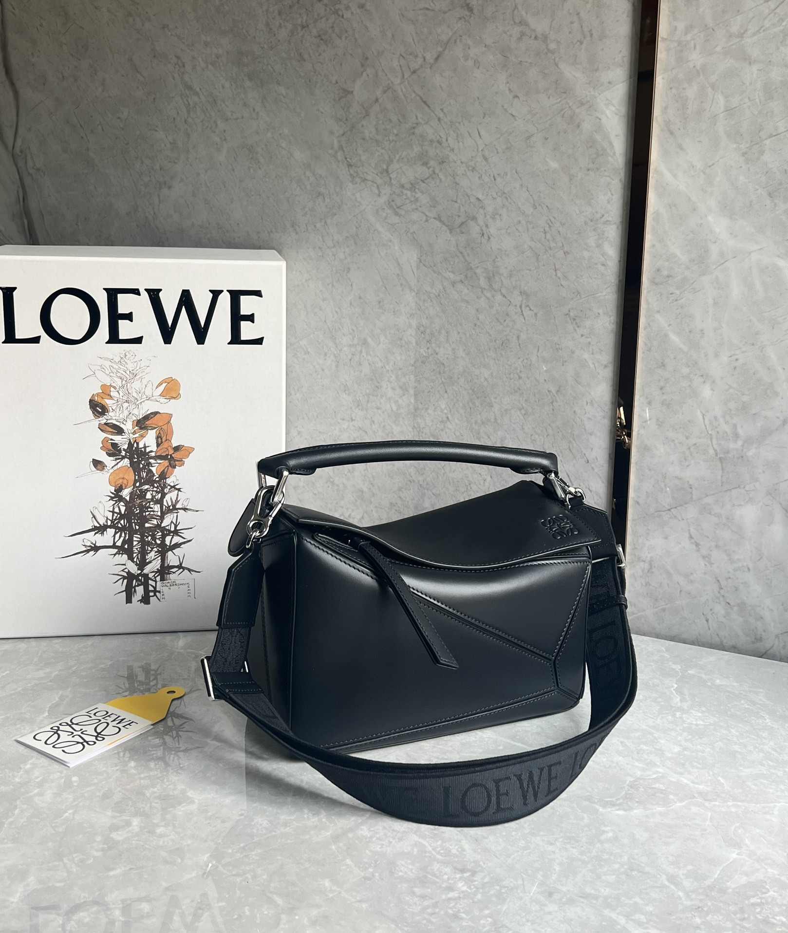 LOEWE Small Puzzle bag in Classic Calfskin Black