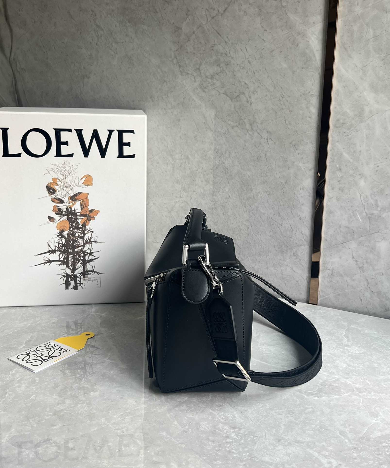 LOEWE Small Puzzle bag in Classic Calfskin Black