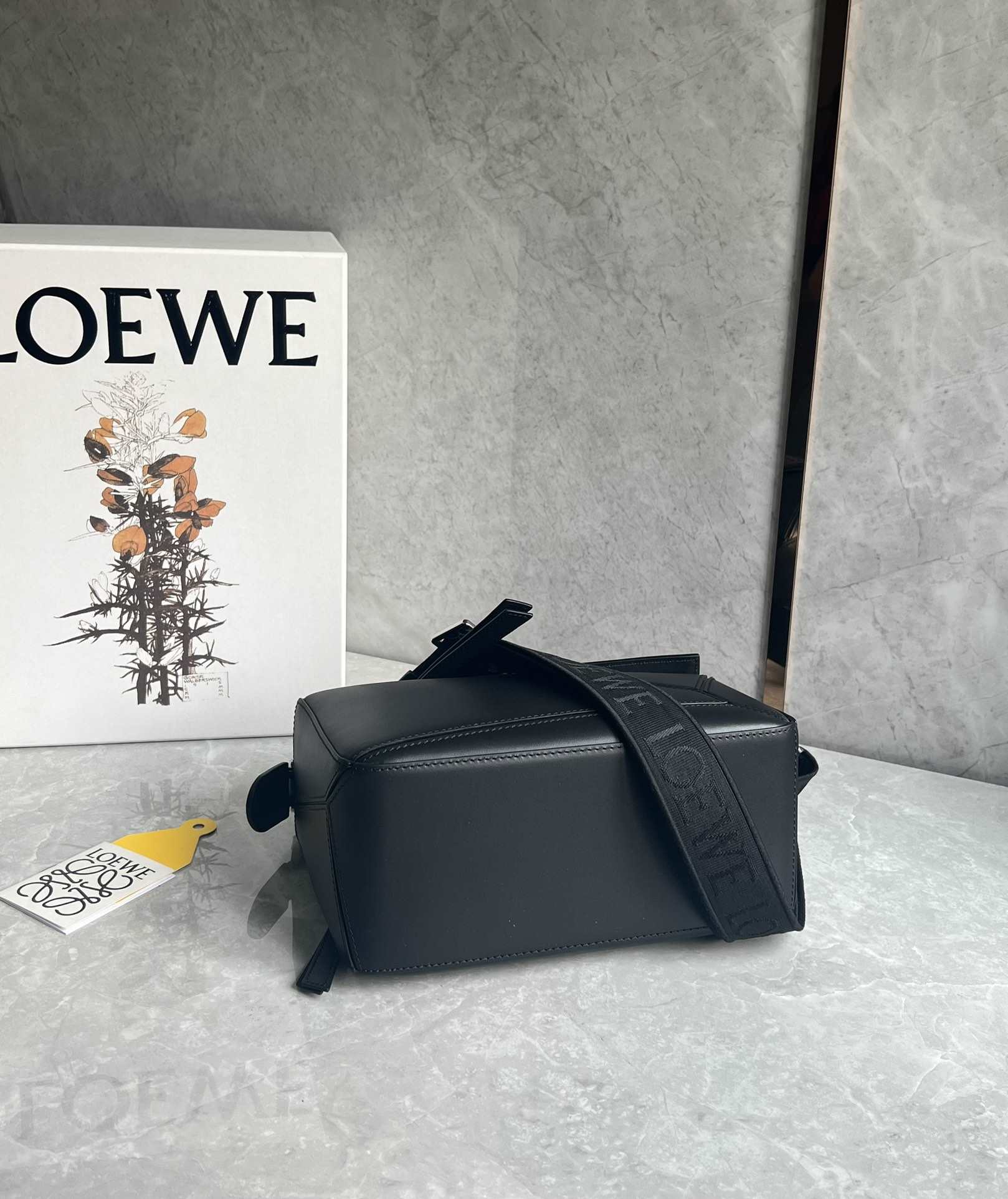 LOEWE Small Puzzle bag in Classic Calfskin Black