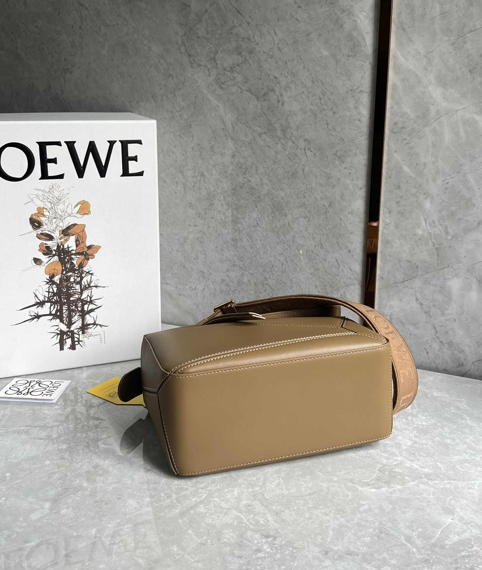 LOEWE Small Puzzle bag in Classic Calfskin Brown