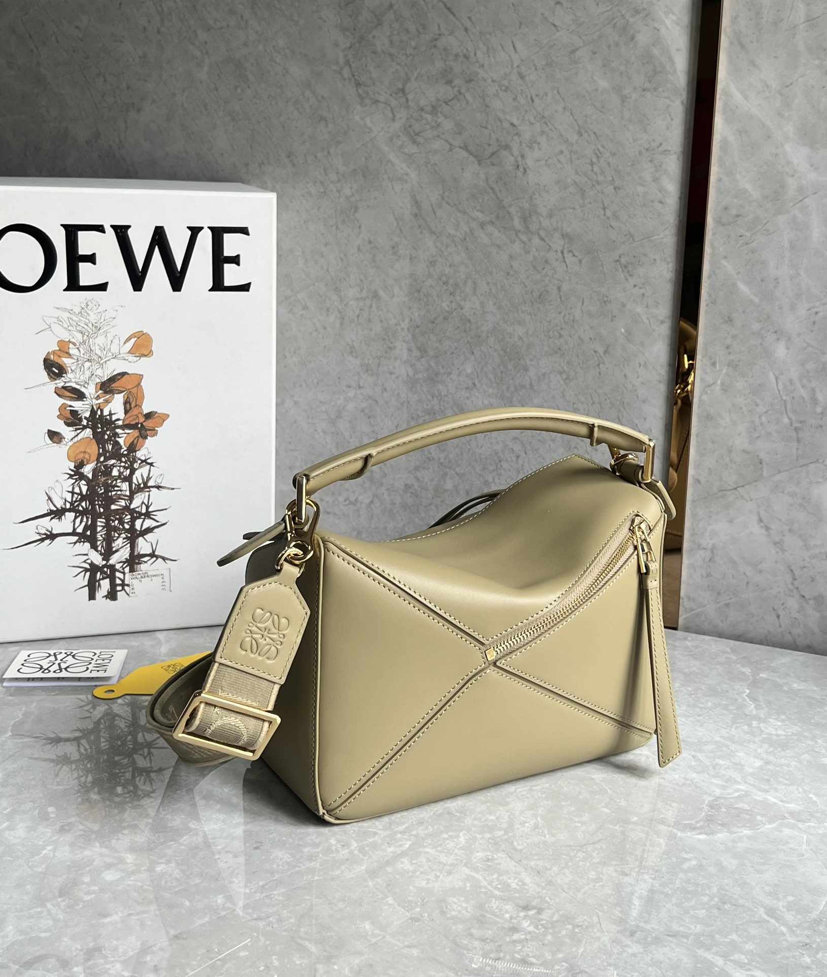 LOEWE Small Puzzle bag in Classic Calfskin Clay Green