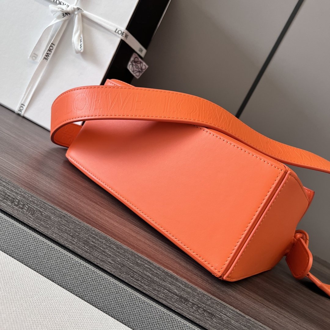 LOEWE Small Puzzle bag in Classic Calfskin Orange