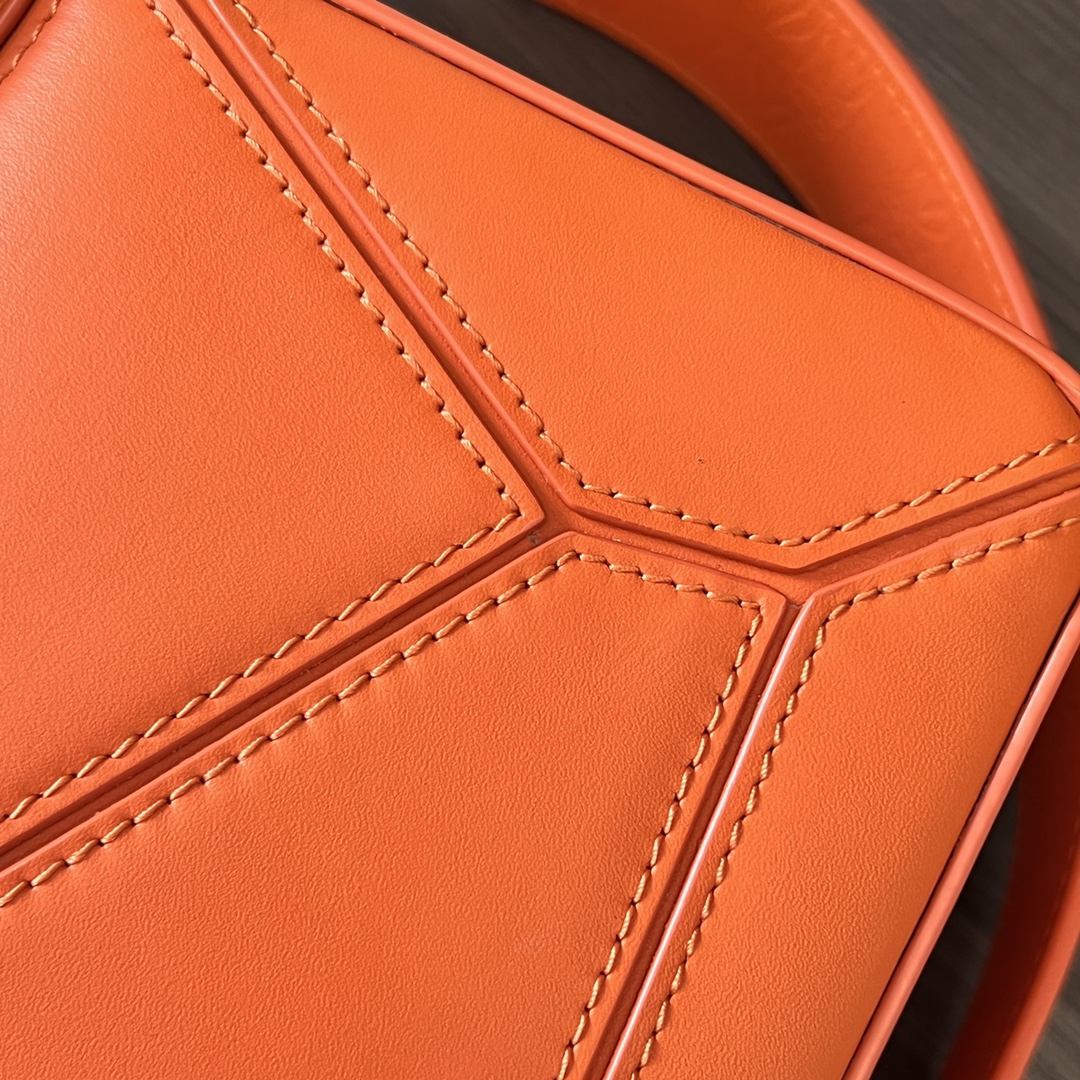 LOEWE Small Puzzle bag in Classic Calfskin Orange