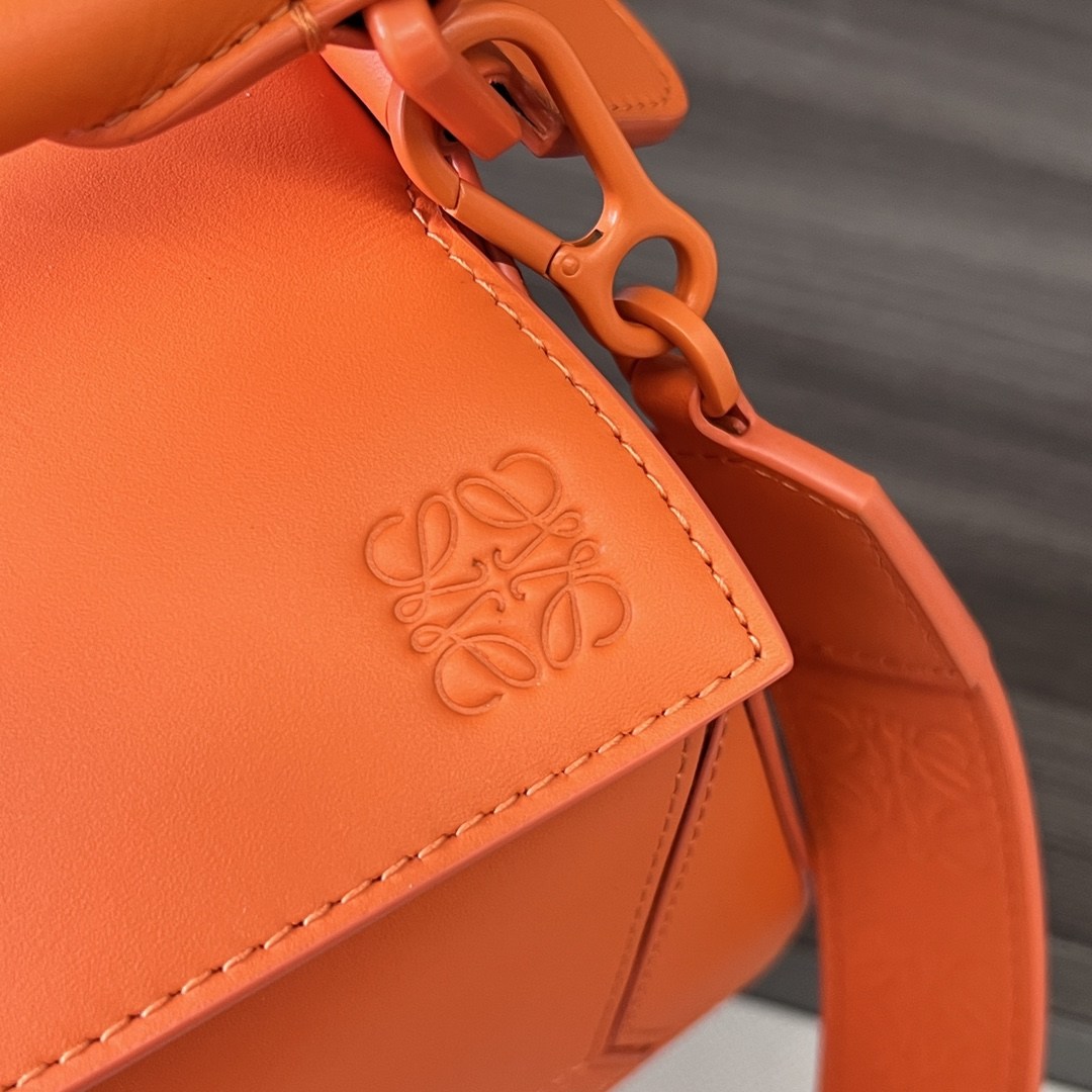 LOEWE Small Puzzle bag in Classic Calfskin Orange