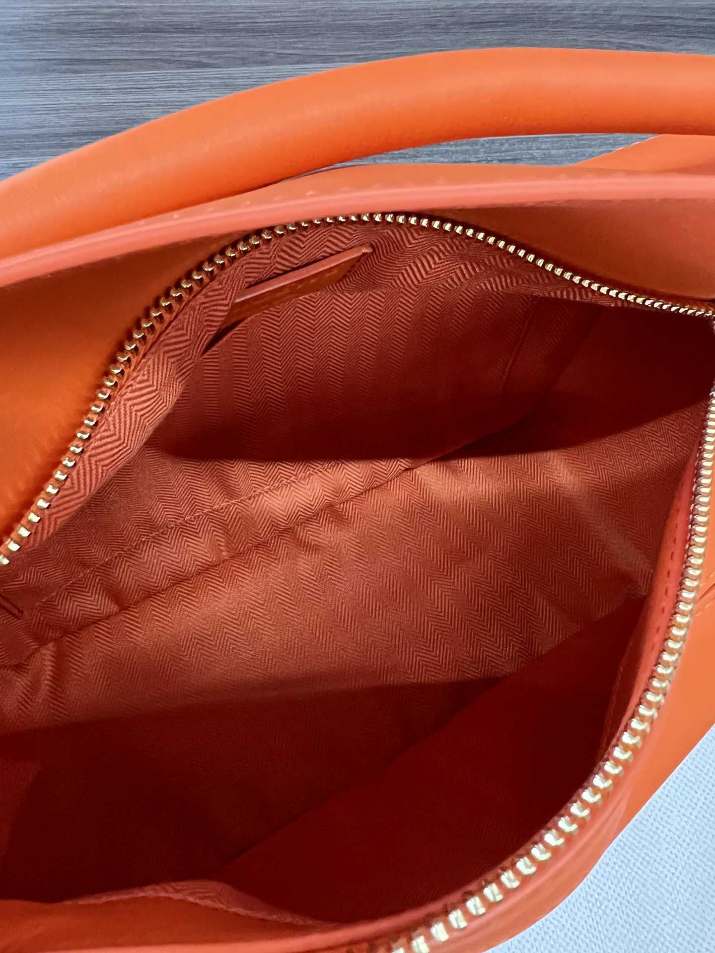 LOEWE Small Puzzle bag in Classic Calfskin Orange