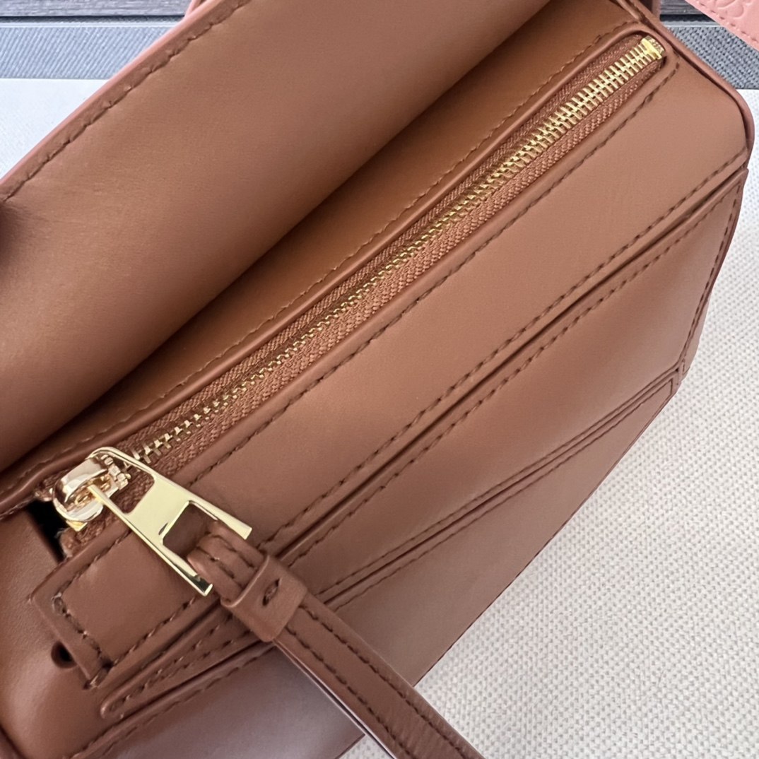 LOEWE Mini Puzzle bag in Classic Calfskin Tan