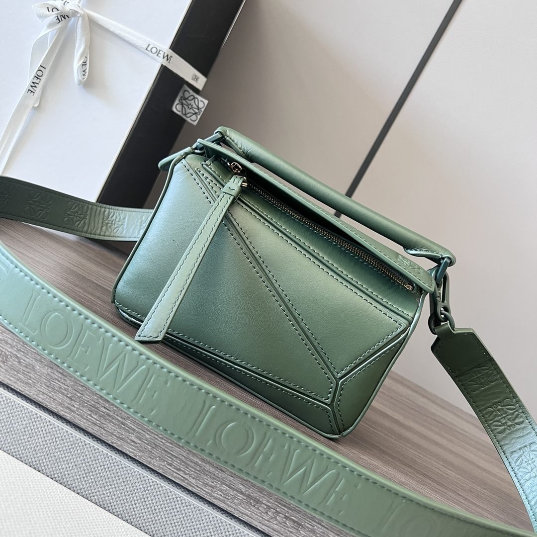 LOEWE Mini Puzzle bag in Classic Calfskin Bottle Green