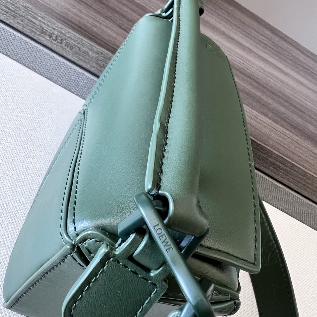 LOEWE Mini Puzzle bag in Classic Calfskin Bottle Green