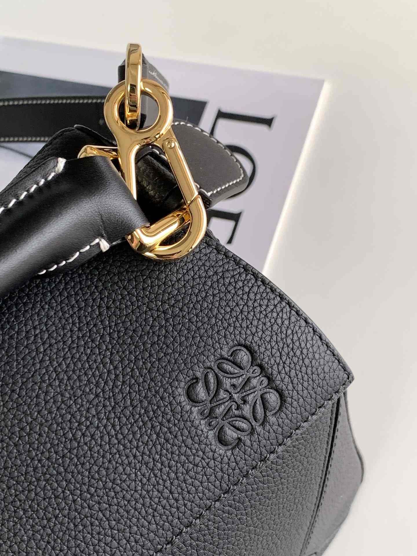 LOEWE Medium Puzzle bag in Soft Grained Calfskin Black