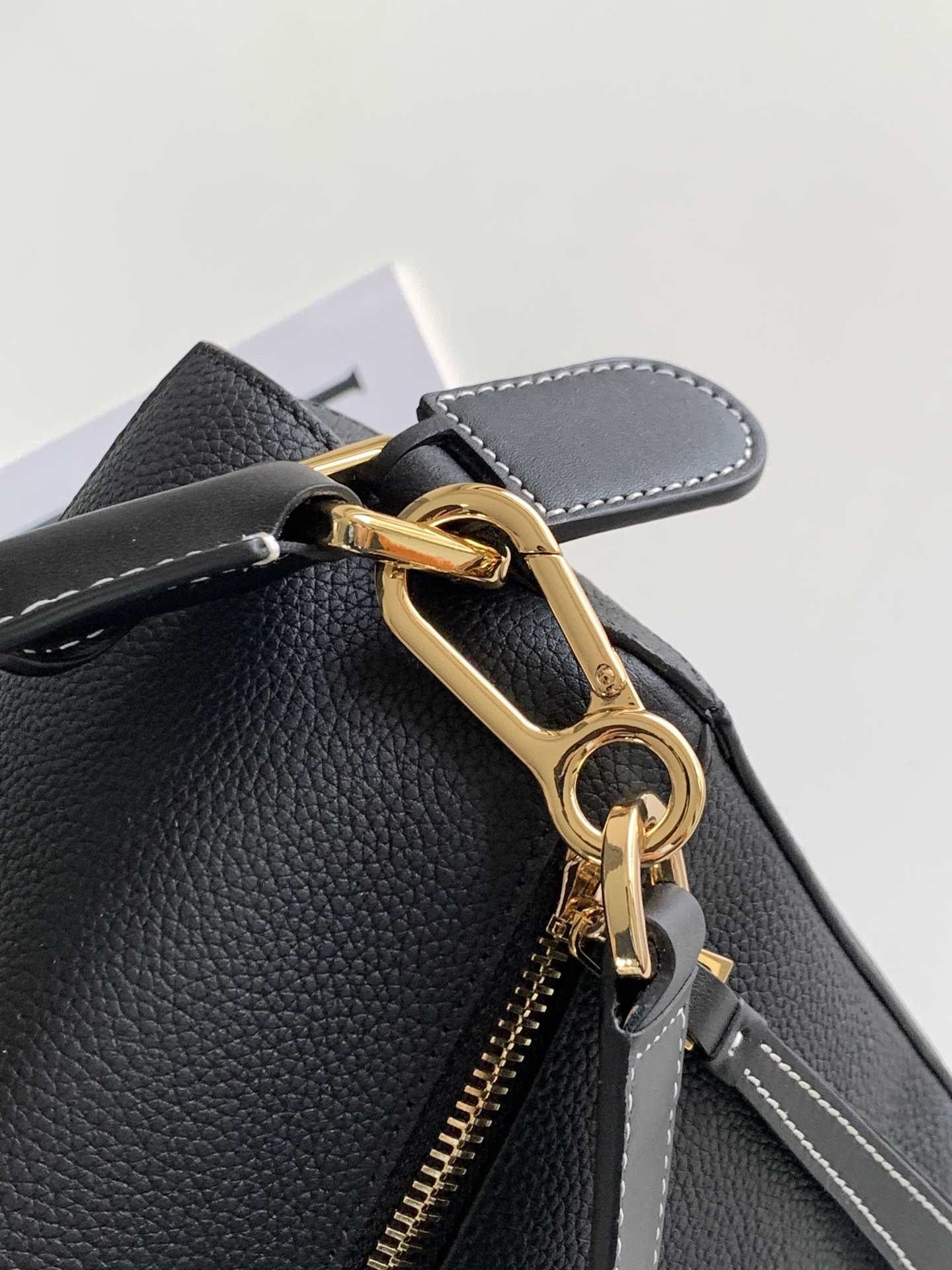 LOEWE Medium Puzzle bag in Soft Grained Calfskin Black