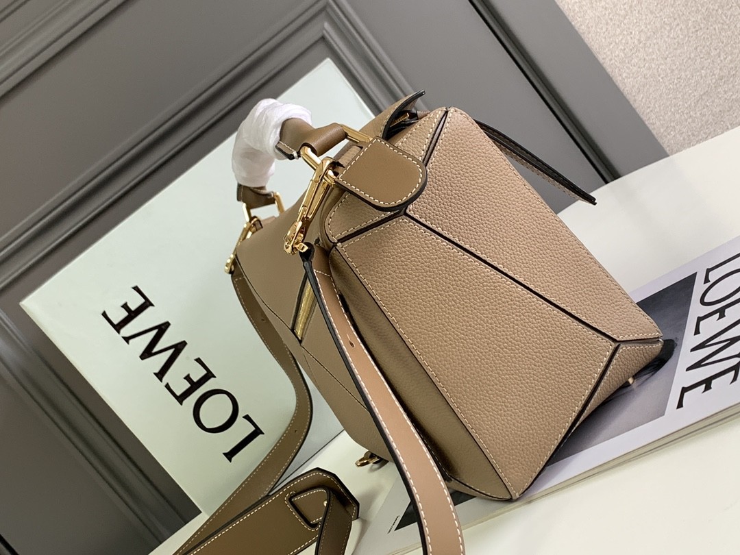 LOEWE Medium Puzzle bag in Soft Grained Calfskin Sand