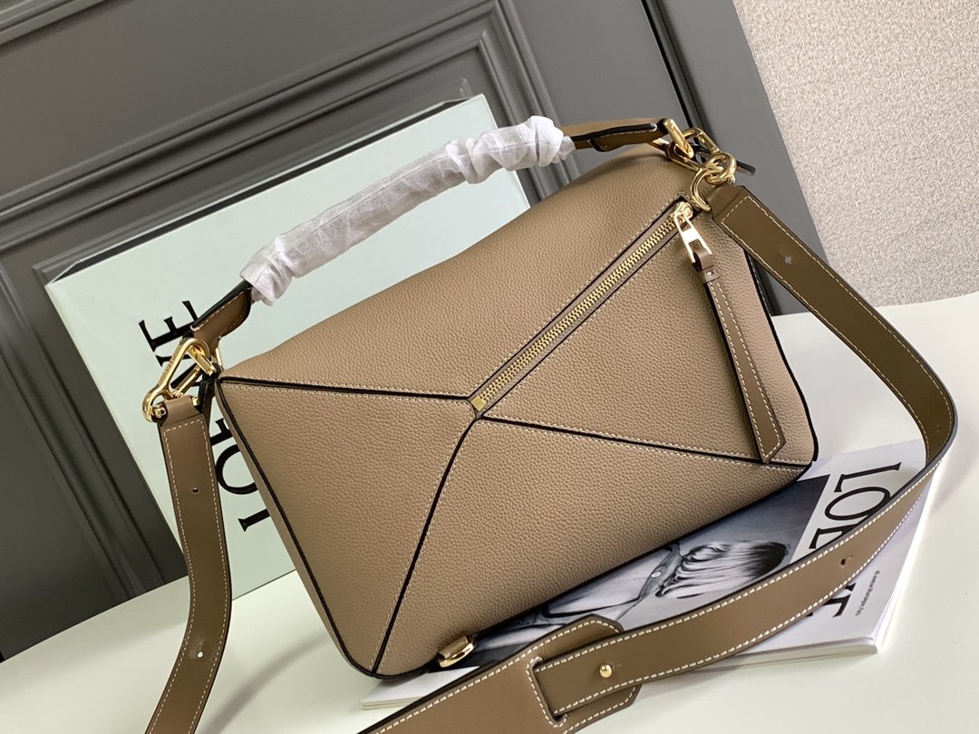 LOEWE Medium Puzzle bag in Soft Grained Calfskin Sand