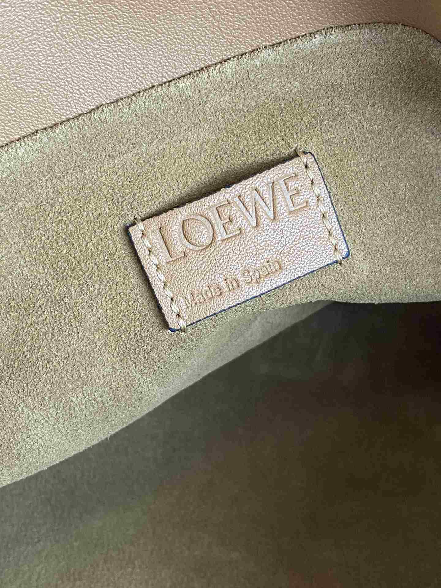 LOEWE Medium Flamenco Clutch in Nappa Calfskin Tan