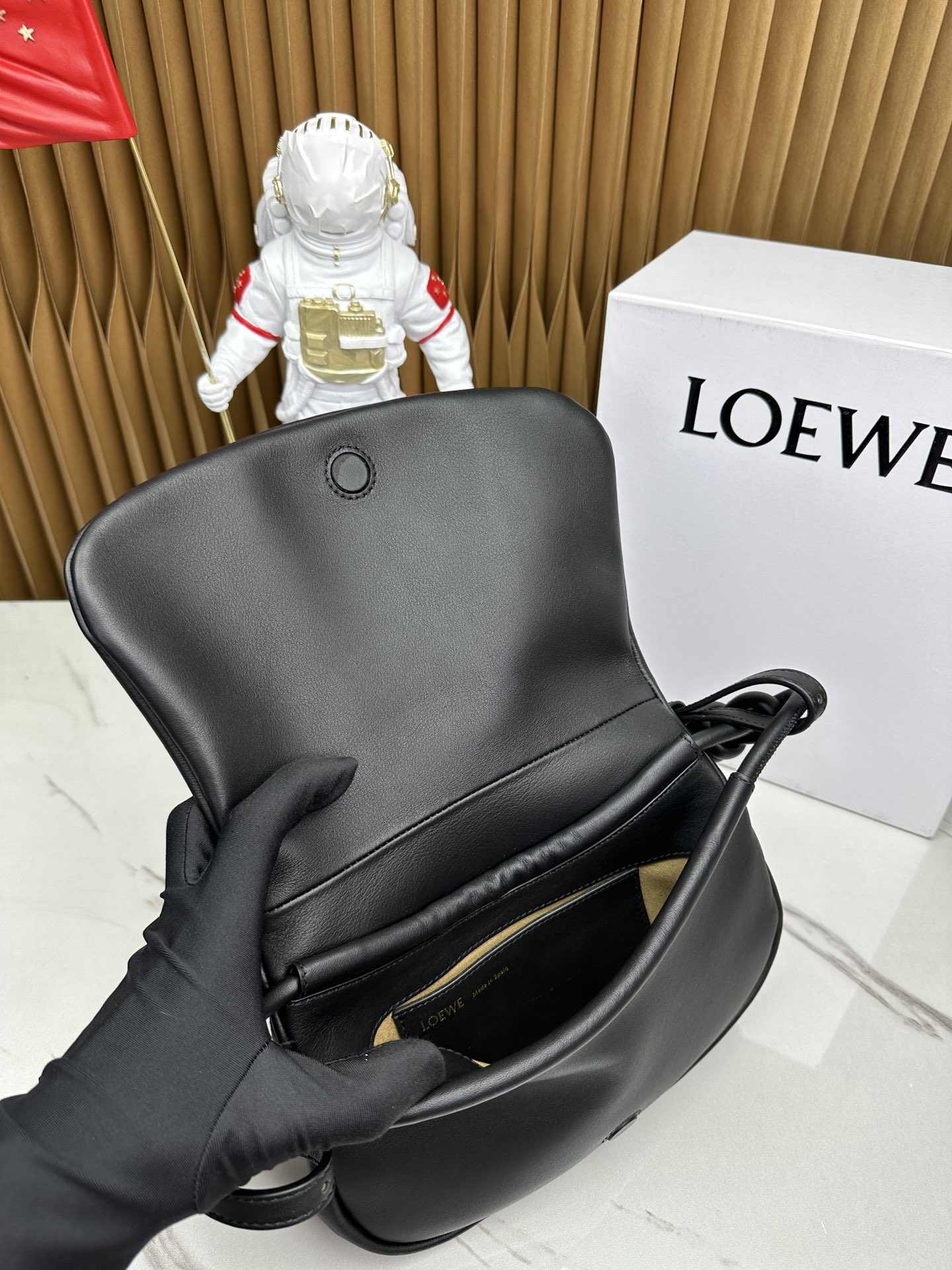 LOEWE Paseo Satchel in Shiny Nappa Calfskin Black