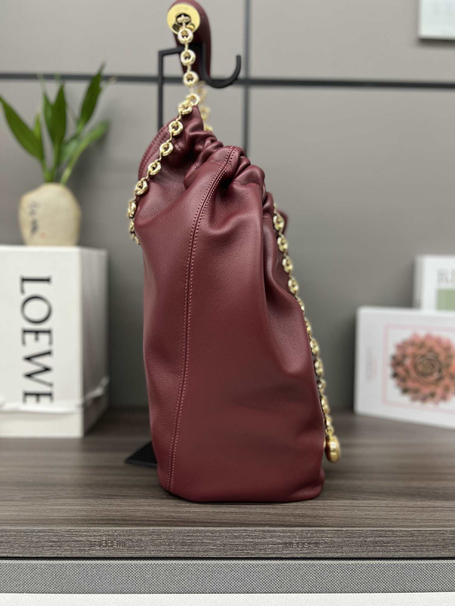 LOEWE Medium Squeeze Bag in Nappa Lambskin Dark Burgundy