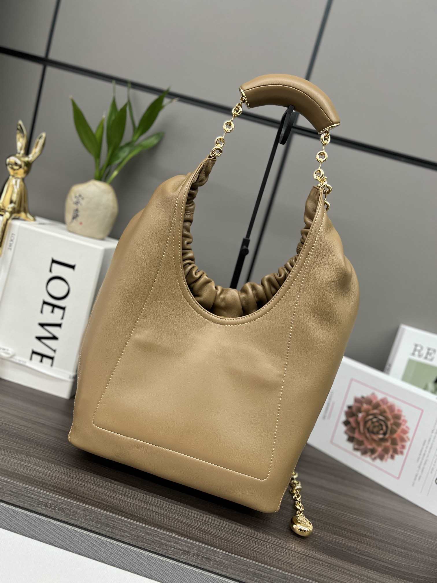 LOEWE Medium Squeeze Bag in Nappa Lambskin Sand