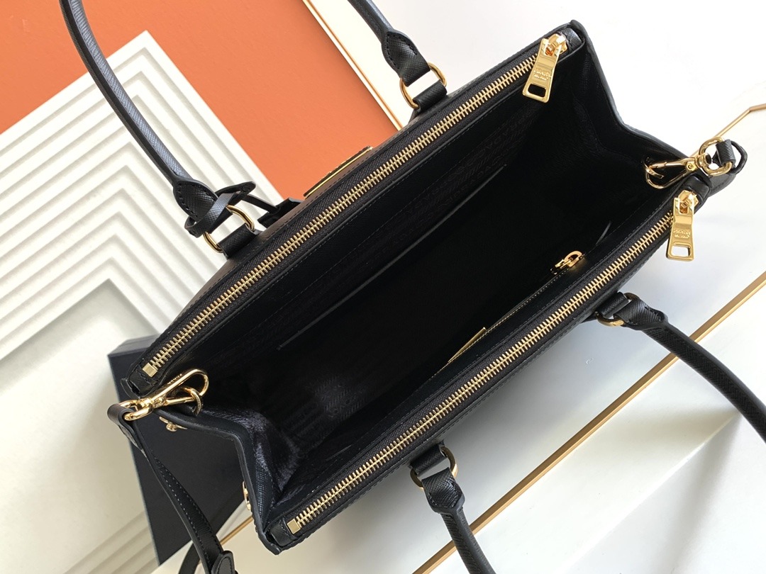 PRADA Large Prada Galleria Saffiano Leather Bag Black