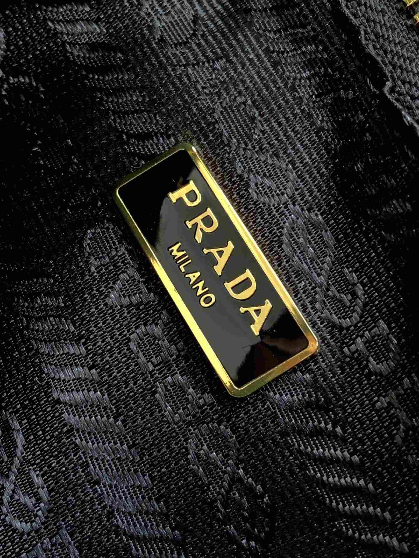 PRADA  Re-Edition 2005 Re-Nylon Bag Black