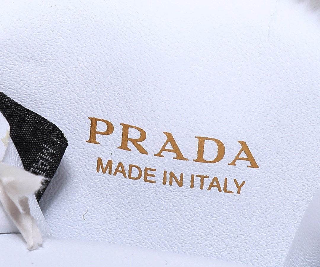 PRADA Re-Edition 2005 Saffiano Leather Bag White