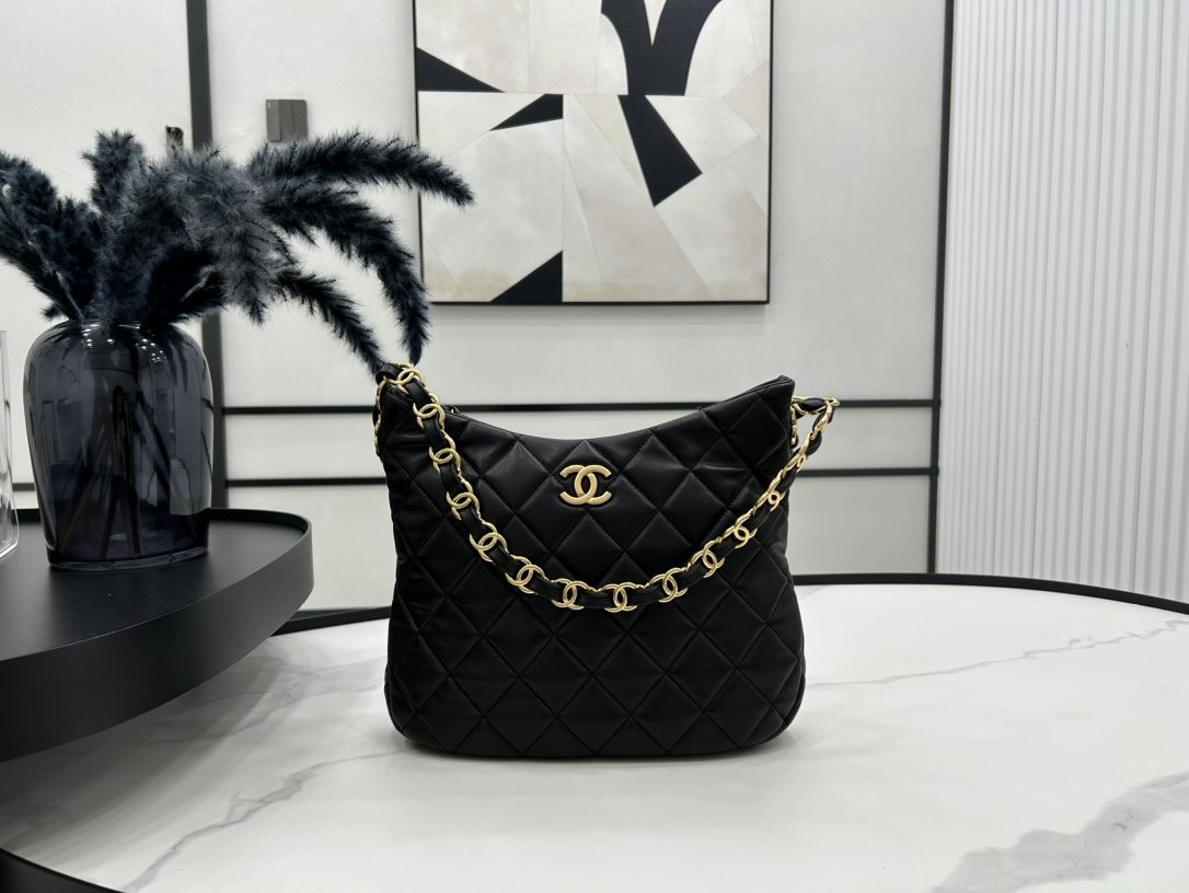 CHANEL Small Classsic Handbag Black