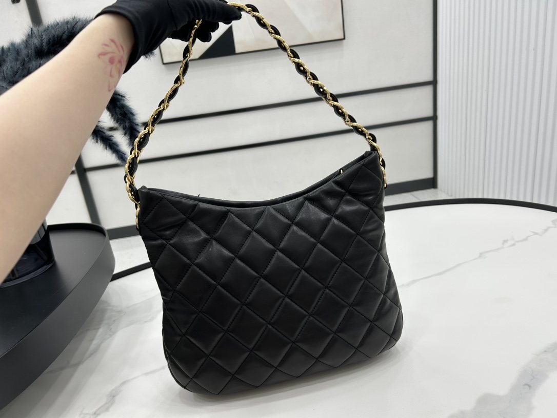 CHANEL Small Classsic Handbag Black