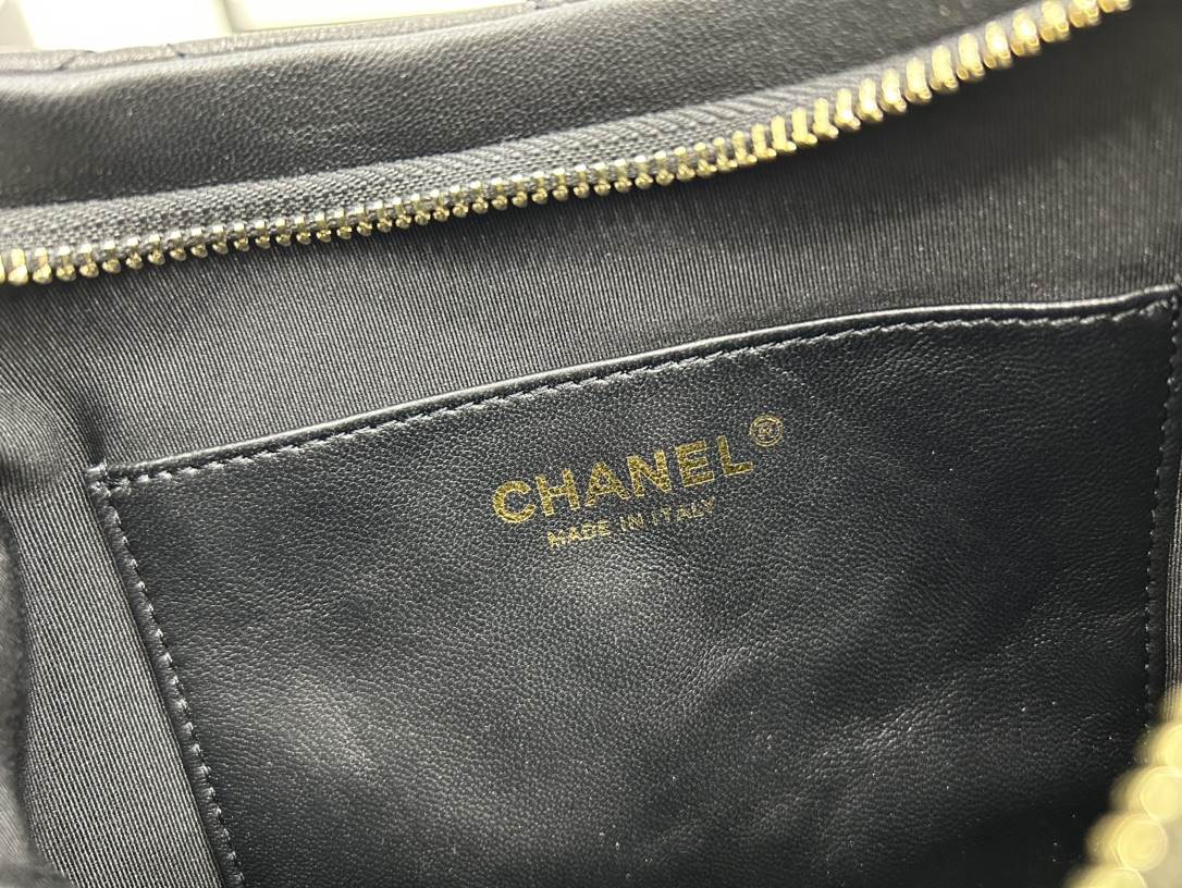 CHANEL Small Classsic Handbag Black