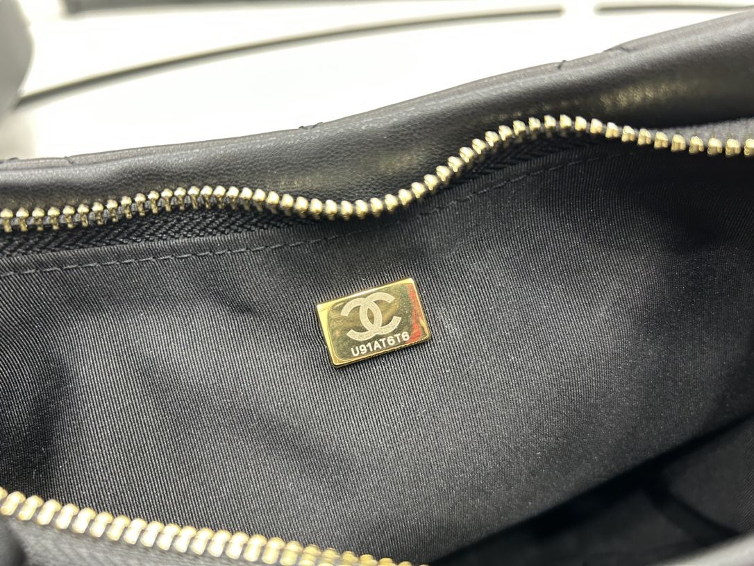 CHANEL Small Classsic Handbag Black