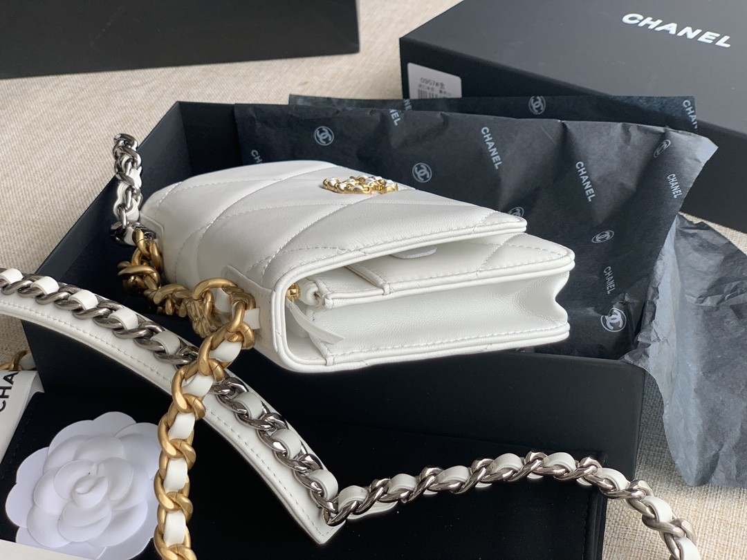 CHANEL 19 Handbag White