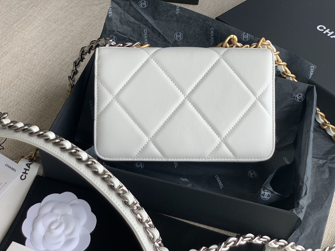 CHANEL 19 Handbag White