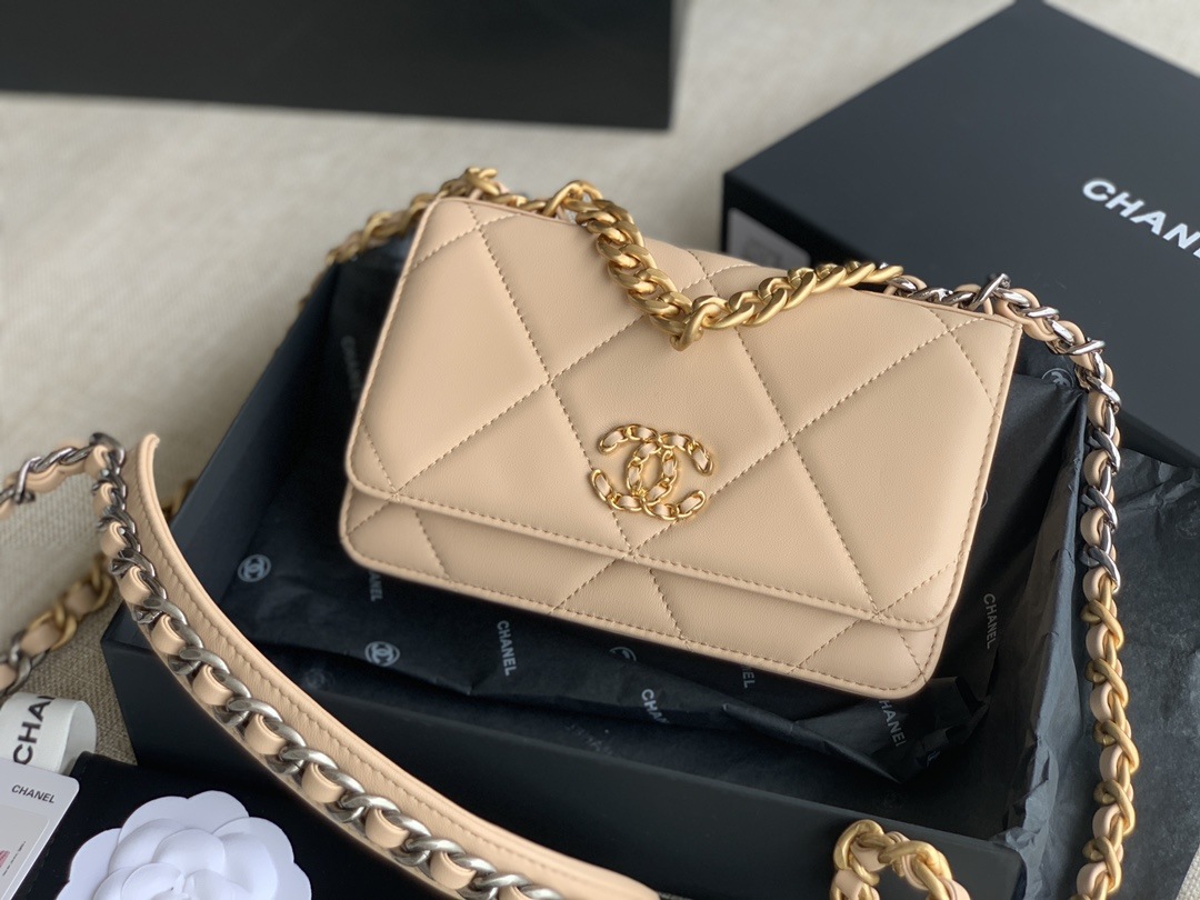 CHANEL 19 Handbag Yellow