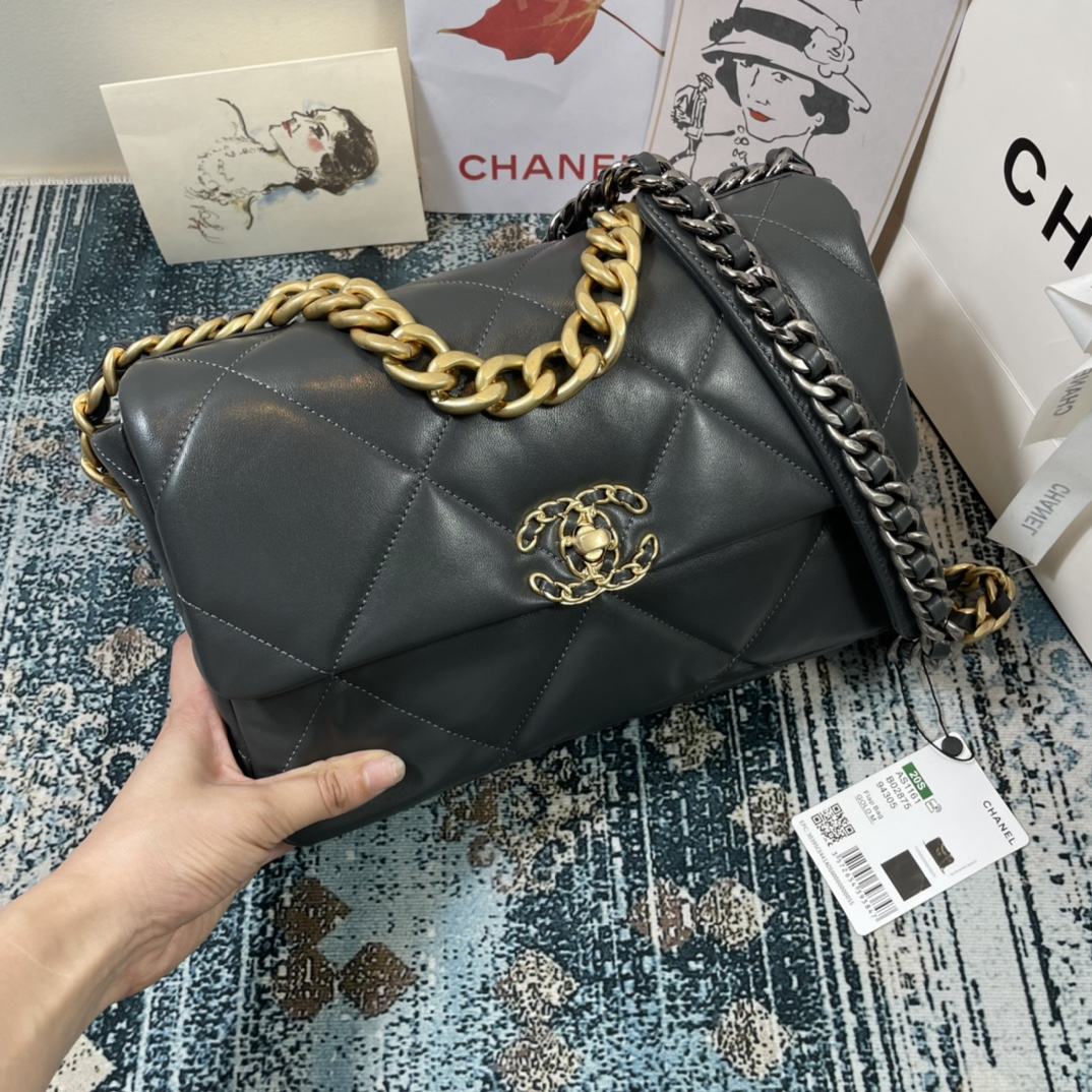 CHANEL 19 Large Handbag Black