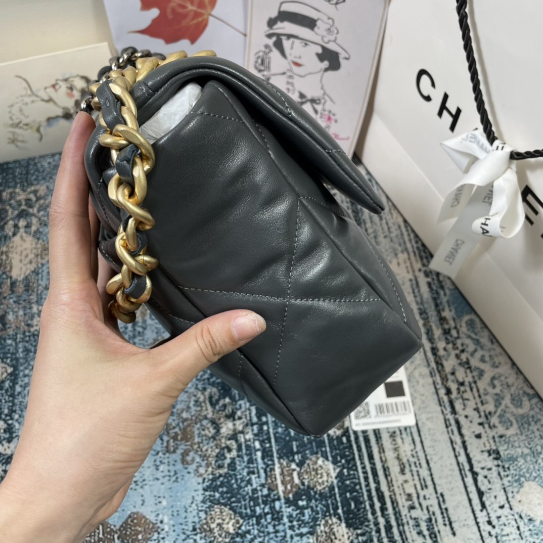 CHANEL 19 Large Handbag Black