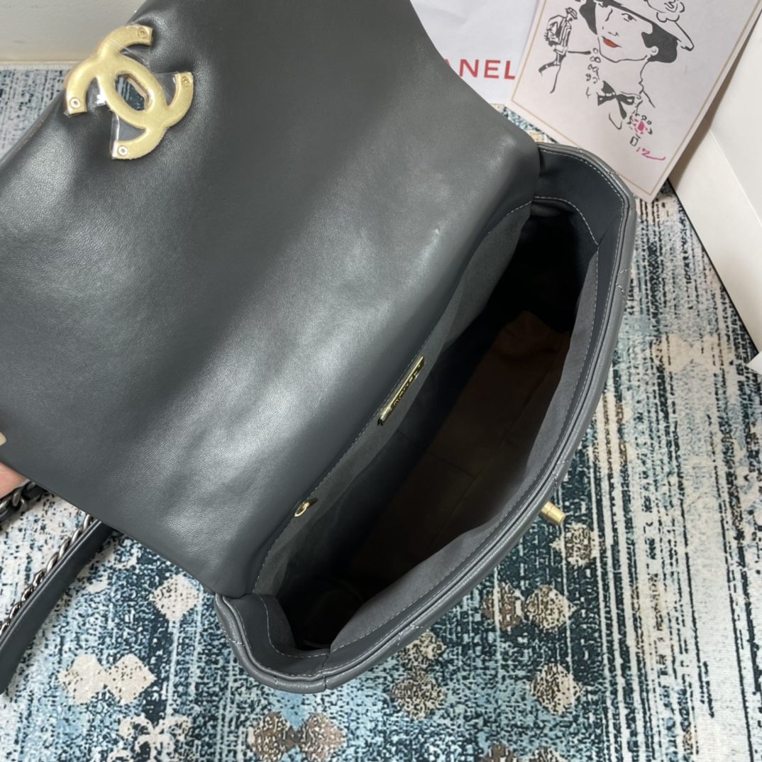 CHANEL 19 Large Handbag Black