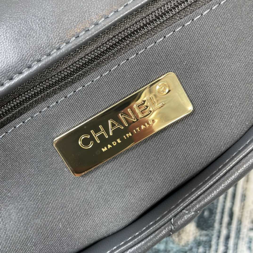 CHANEL 19 Large Handbag Black