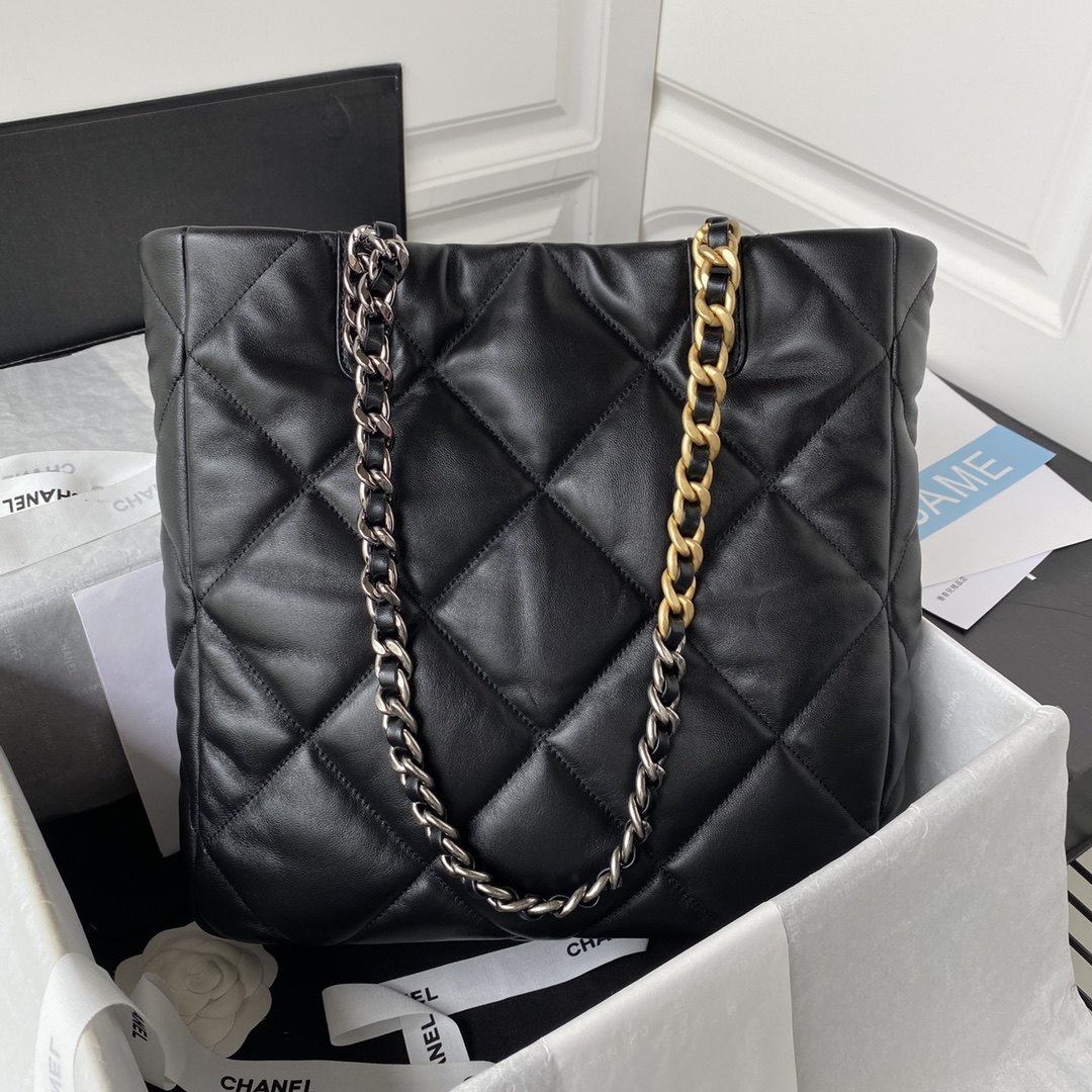 CHANEL 19 Tote Bag Black