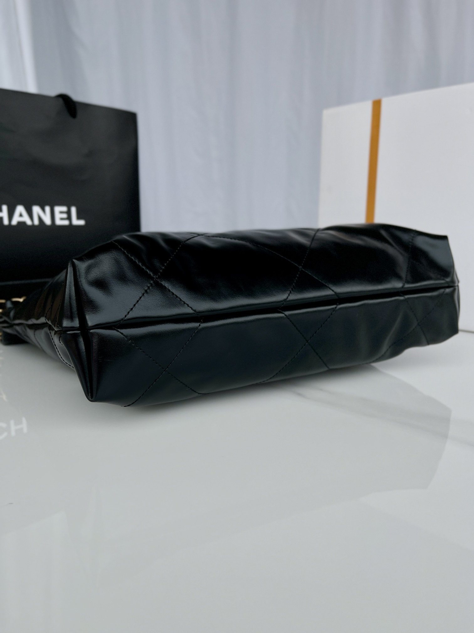 CHANEL 22 Small Handbag Black