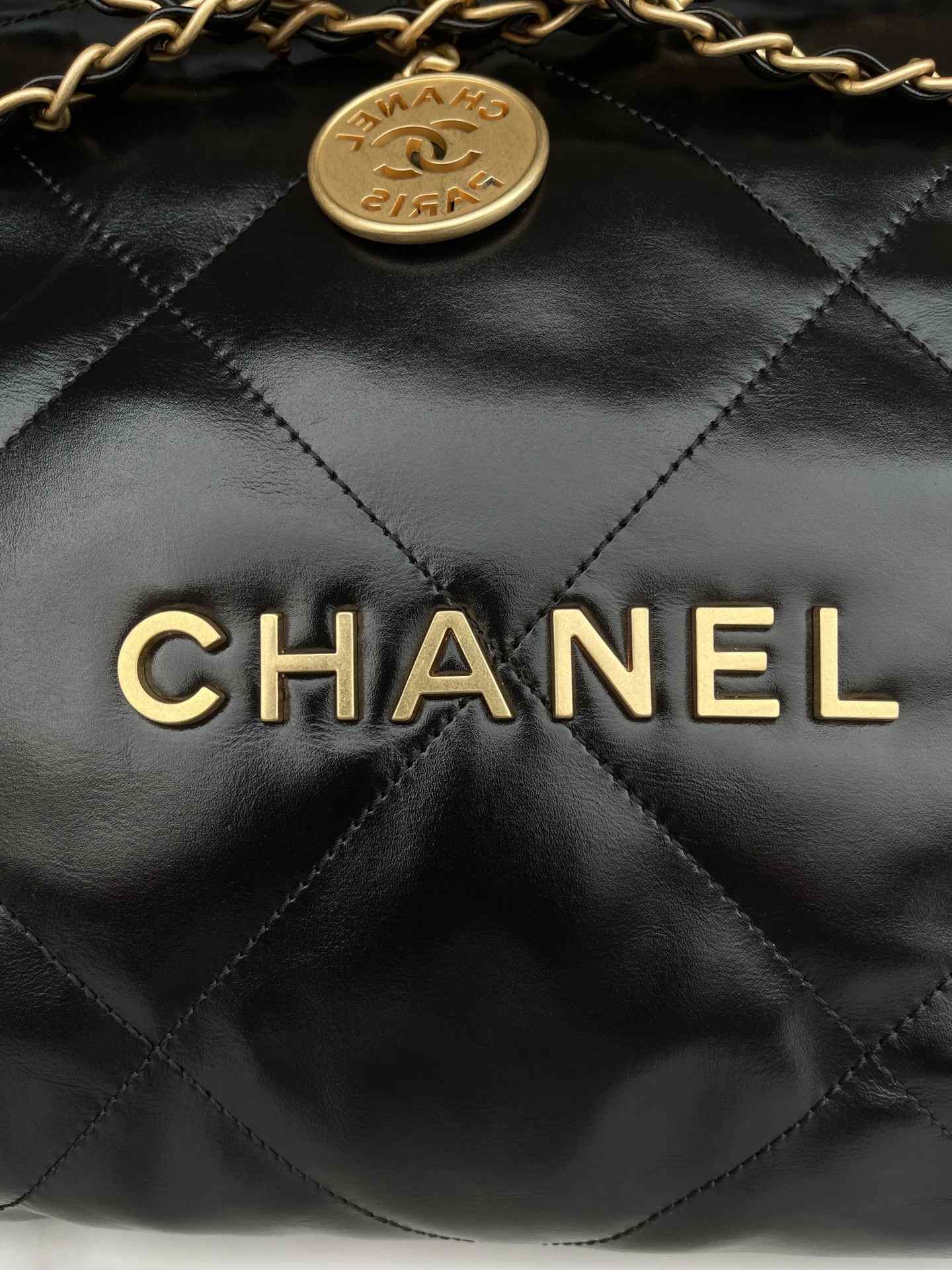 CHANEL 22 Small Handbag Black